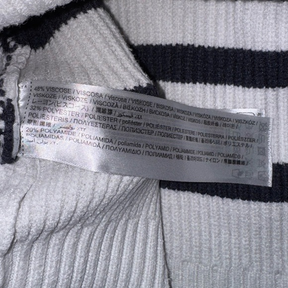 Mango Cropped Quarter Zip Sweatshirt Size Large - Picture 5 of 6